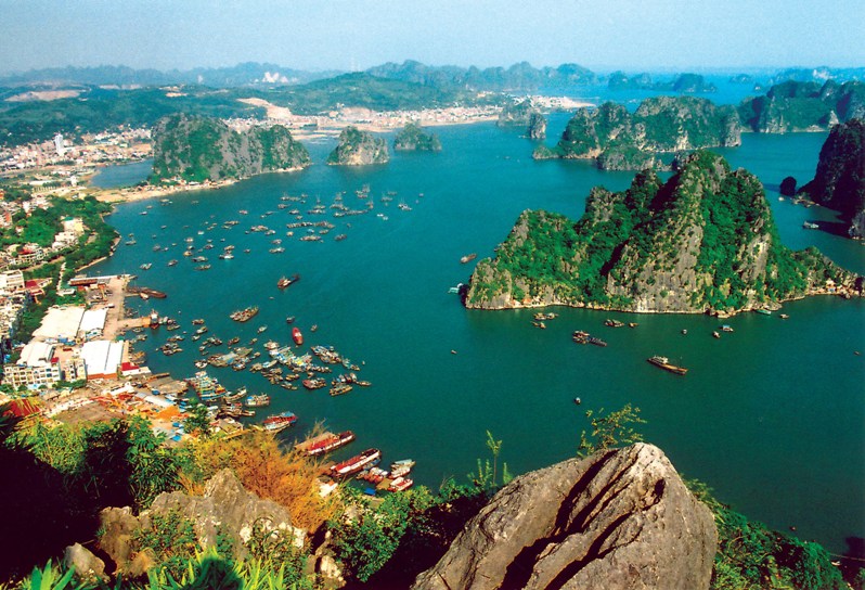   ().  / Ha Long Bay. Photo