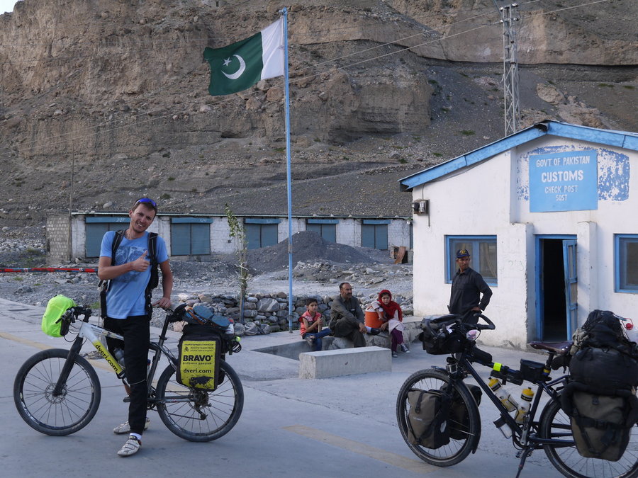 Салам, Пакистан! : приключения смелого велосипедиста из России