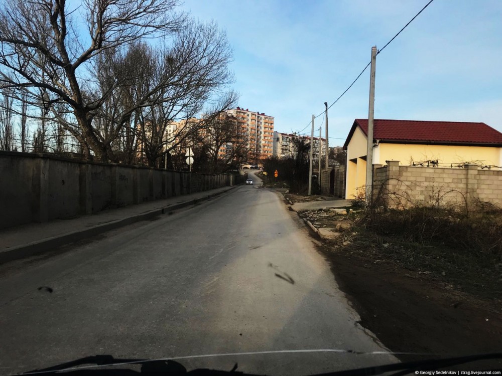 Самая "убитая" дорога Севастополя тогда и сейчас Самая "убитая" дорога Севастополя тогда и сейчас