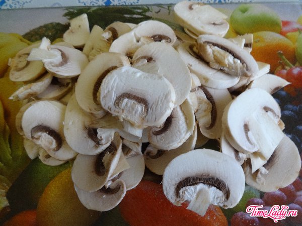 Спагетти с шампиньонами и овощами Спагетти с шампиньонами и овощами.
