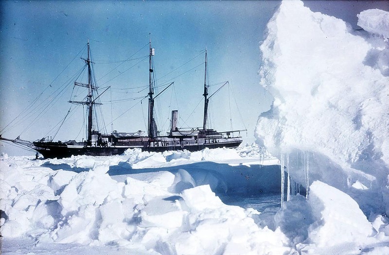 1915 Restored color photograph of members of the Antarctic Shackleton Expedition.jpg