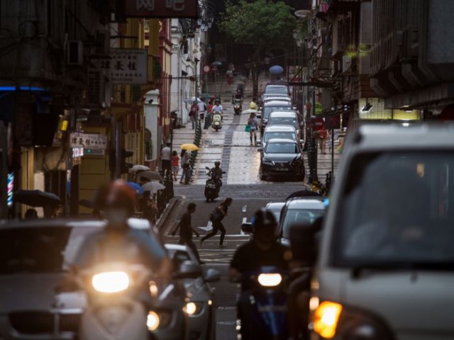Китайские водилы специально добивают пешеходов?