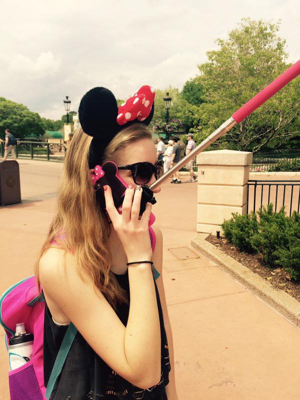 Как селфи-палка делает человека идиотом Как селфи-палка делает человека идиотом прикол, факты, юмор