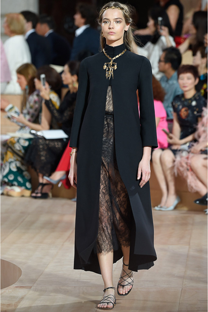 Мистический Рим в коллекции Valentino осень 2015 Couture Мистический Рим в коллекции Valentino осень 2015 Couture