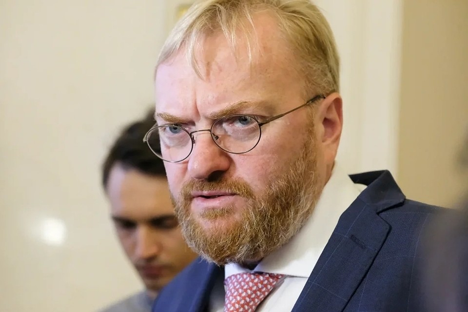 Милонов предложил изменить флаг и гимн России