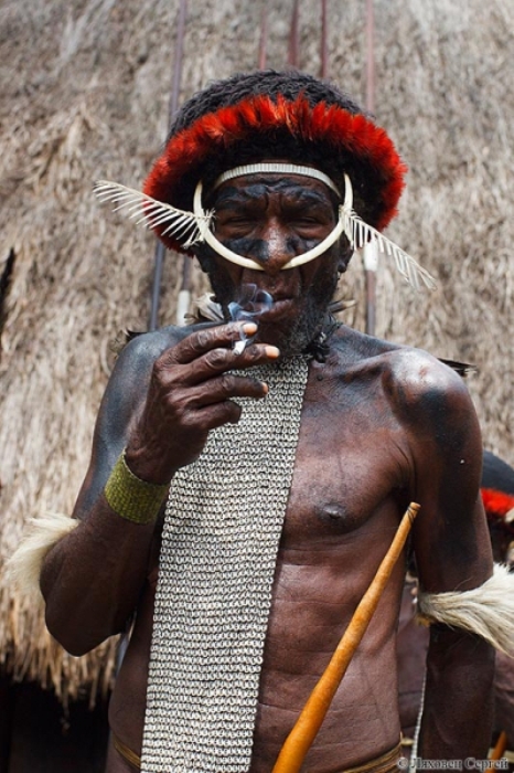 За конфетку: как белые люди познакомились с диким племенем куку-куку