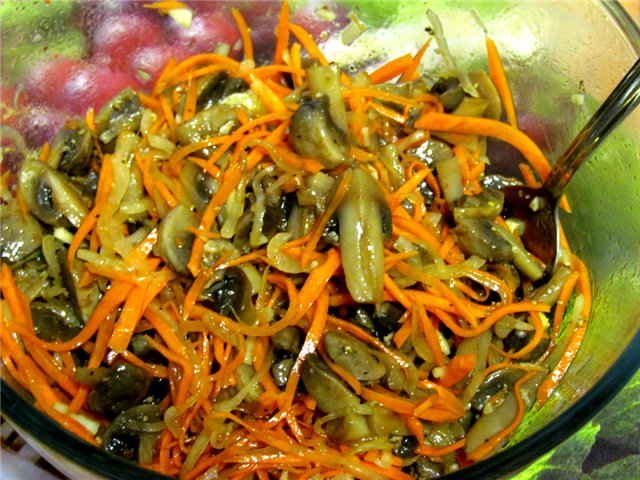 Грибы по-корейски.