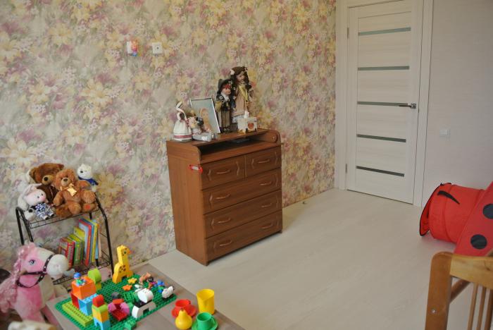 Детская комната для девочки, игровая комната, комод и пеленальный столик в детской