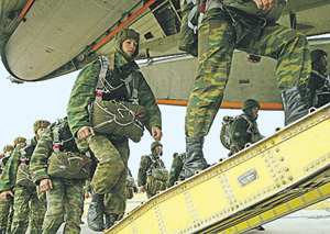 Практически в каждой бригаде ВДВ сформированы миротворческие подразделения.   	Фото с официального сайта Министерства обороны РФ