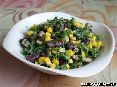 Салат с сухариками и кукур