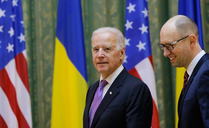 Вице-президент США Джо Байден и премьер-министр Украины Арсений Яценюк