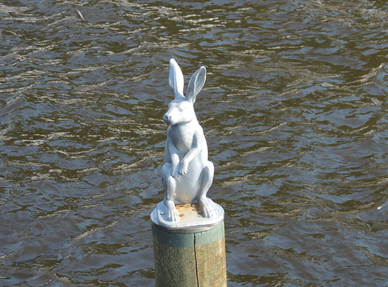 4. Заяц на свае около Иоановского моста (Санкт-Петербург) желания, магия, россия