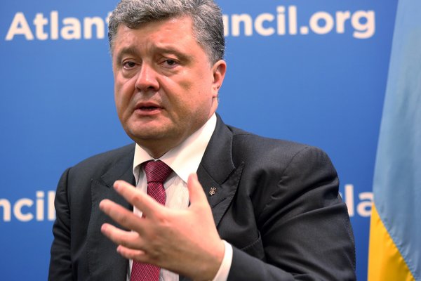 Звучит он примерно так: "Когда я лишусь президентства, я начну терять миллионы долларов. Не хочу"...