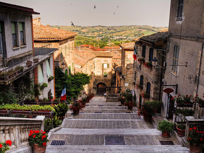 Путешествие по очаровательным маленьким городкам Италии