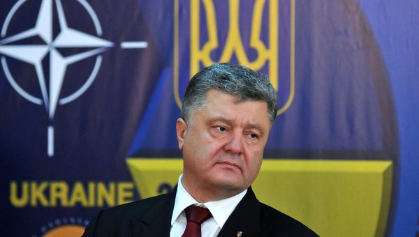 Президент Украины Петр Порошенко на пресс-конференции в Международном центре миротворчества и безопасности. Архив