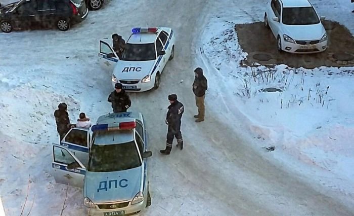 В Ижевске беременная женщина отправится под суд из-за конфликта с инспекторами ГИБДД В Ижевске беременная женщина отправится под суд из-за конфликта с инспекторами ГИБДД