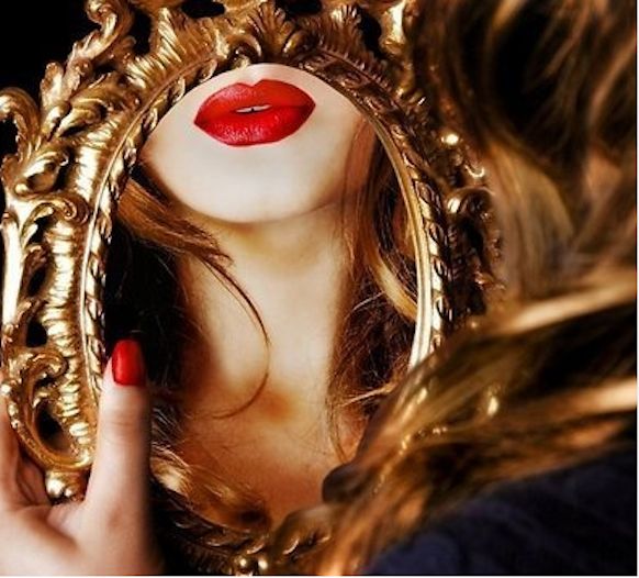 Red Lipstick - Sexy Makeup Looks