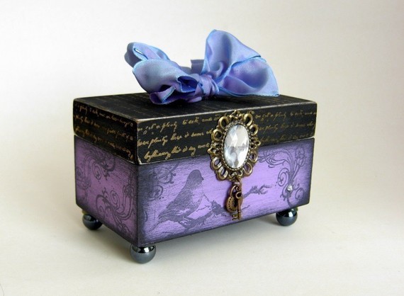   /   Keepsake Box