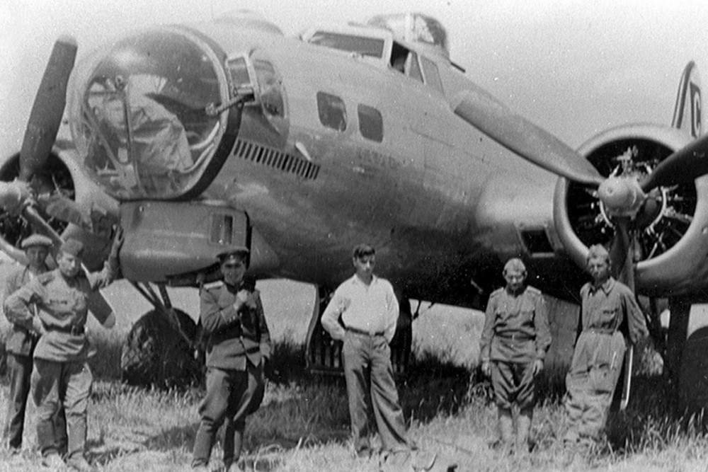 B-17 на аэродроме в Полтаве