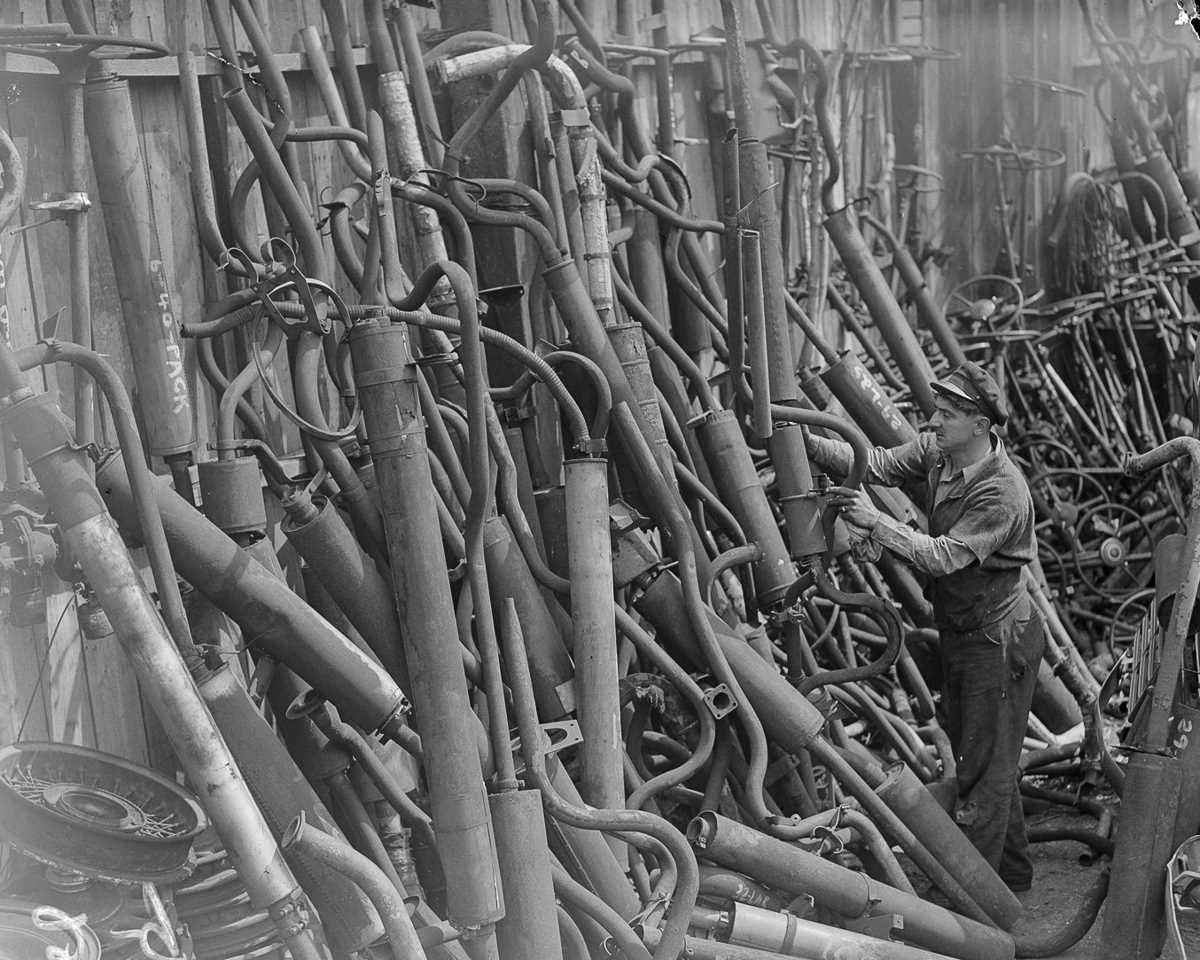 1942 год: как американцы собирали металлолом для военной промышленности