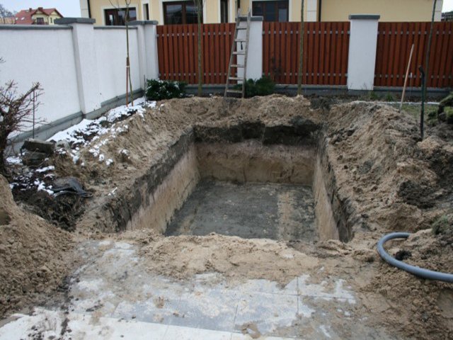 Как выкопать бассейн на даче