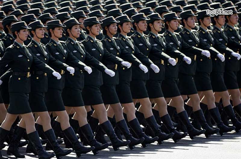Красивые девушки в военной форме Девушки на службе в армии фото 39