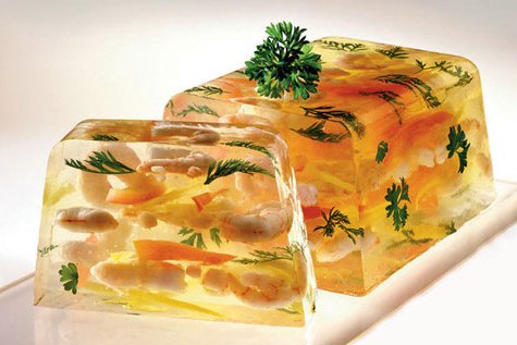 Праздничное заливное с утиным мясом, чечевицей и яйцом пашот Праздничное заливное с утиным мясом, чечевицей и яйцом пашот