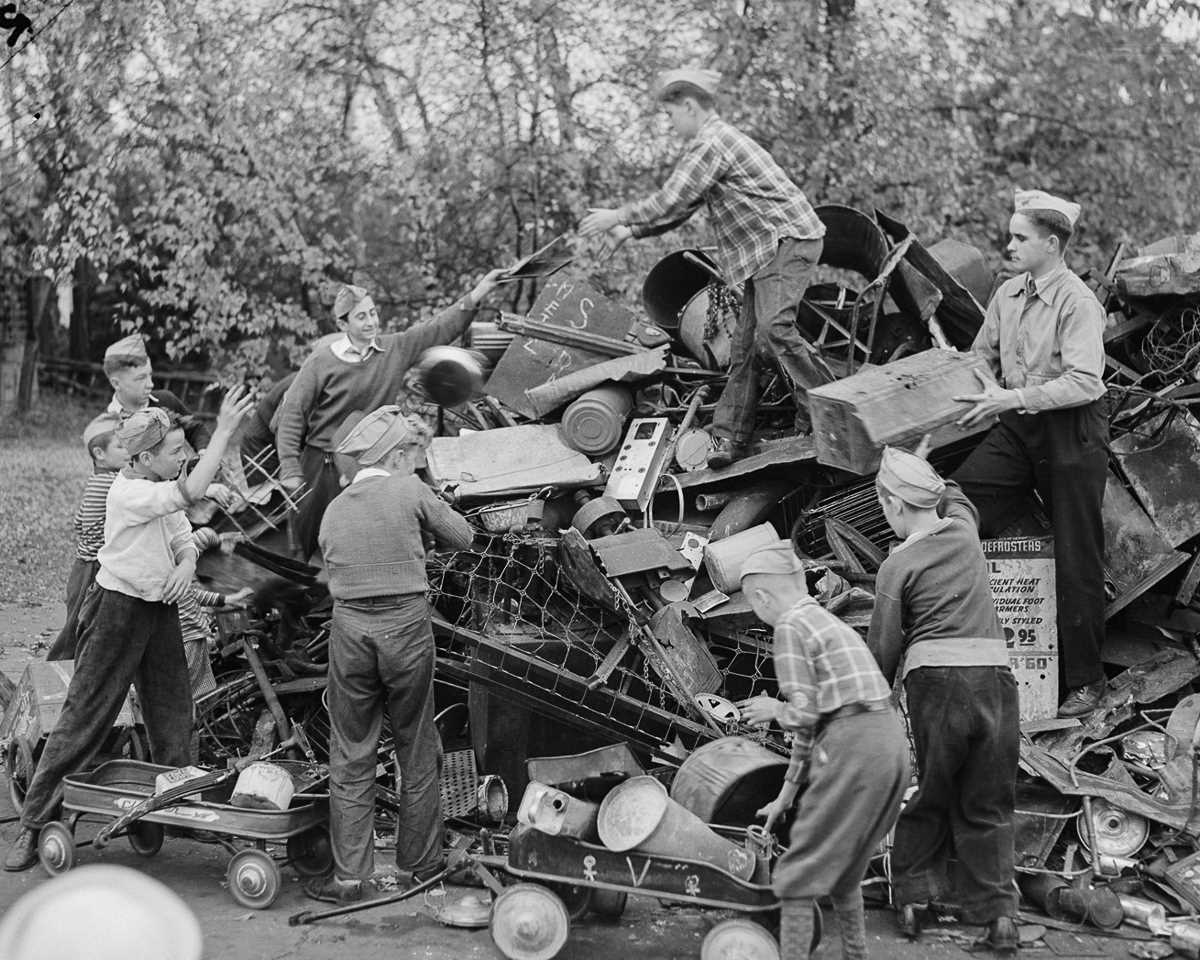 1942 год: как американцы собирали металлолом для военной промышленности