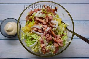Салат из ананаса и копченого окорочка Салат из ананаса и копченого окорочка