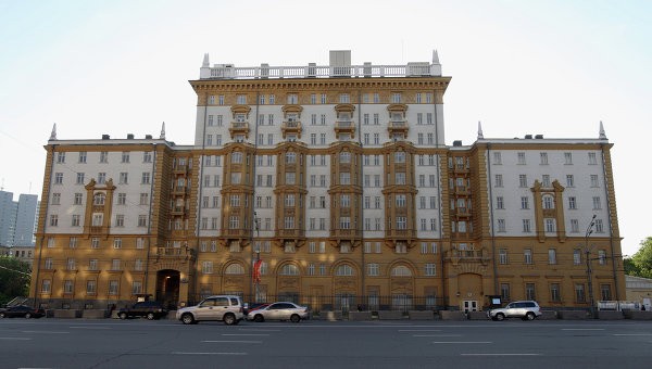 Посол: США сожалеют о решении России закрыть Американский центр Посол: США сожалеют о решении России закрыть Американский центр