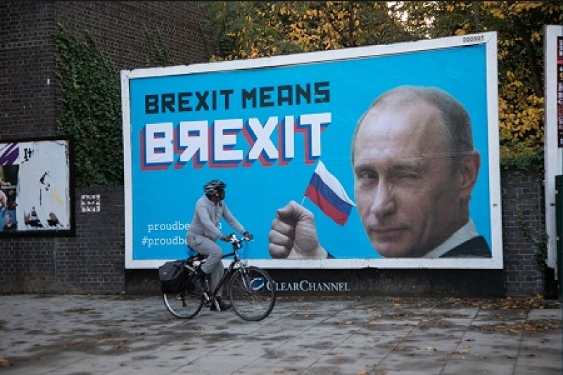 В Лондоне развесили билборды с изображением Путина В Лондоне развесили билборды с изображением Путина