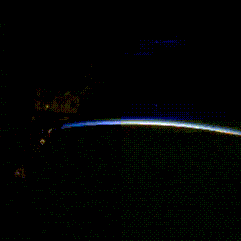 15 лет МКС в 15 гифках от NASA...