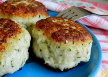 Куриные котлеты с кабачком и творогом