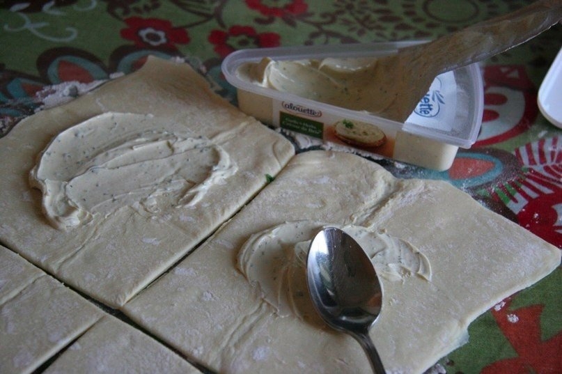 Фото к рецепту: Пирожки с курицей и сливочным сыром Фото к рецепту: Пирожки с курицей и сливочным сыром