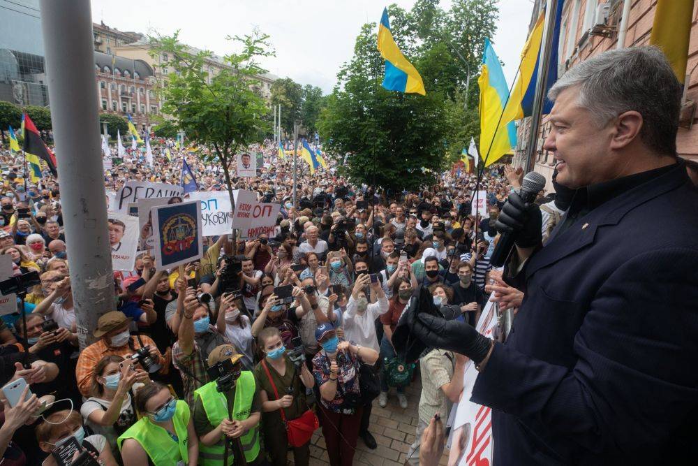 Порошенко метит в мученики Порошенко метит в мученики