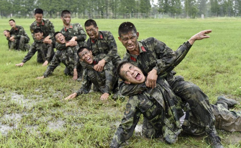 19 самых изнурительных тренировок в различных армиях мира армия, в мире