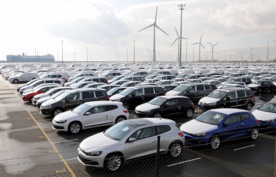 Volkswagen прогнозирует снижение российского авторынка в 2014 г. на 17-18% до 2,1 млн штук Volkswagen прогнозирует снижение российского авторынка в 2014 г. на 17-18% до 2,1 млн штук
