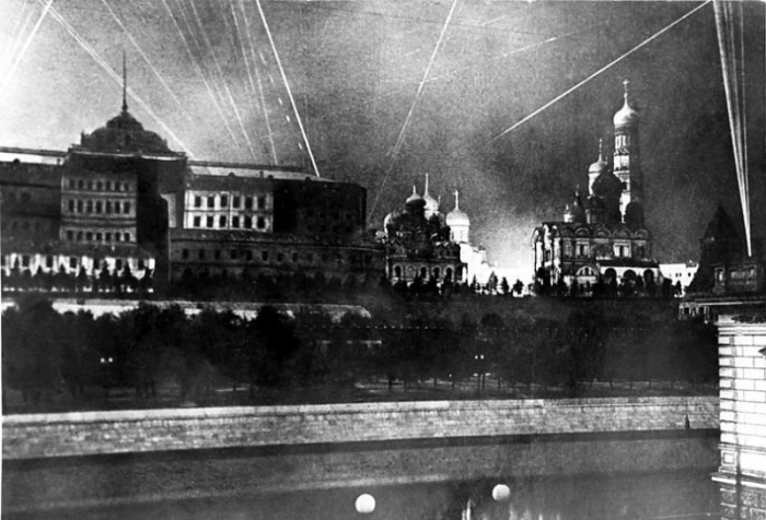 Как советские художники и архитекторы прятали Москву от фашистских бомбардировщиков