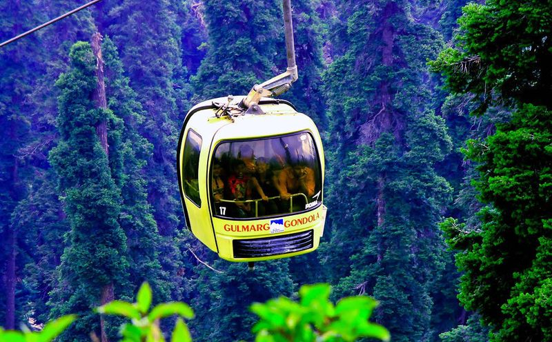 10 самых впечатляющих канатных дорог мира (46 фото)