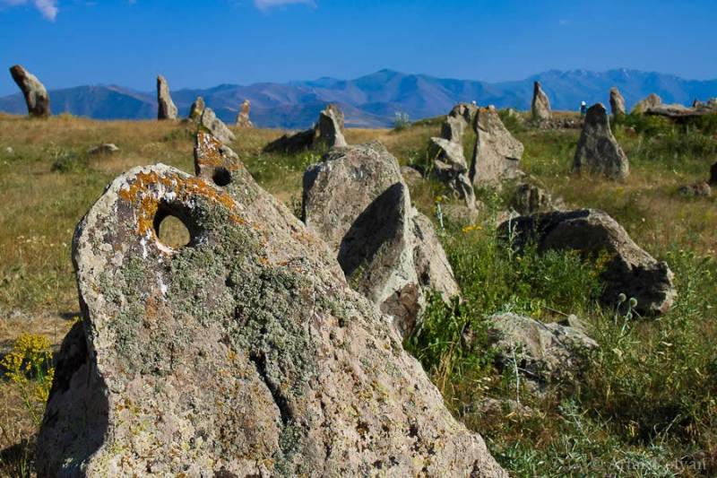 Один из древнейших и загадочнейших мегалитов мира — Караунж. Армянский Стоунхендж?