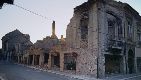 Югославия. Разрушенные дома после обстрелов и бомбежки. Архивное фото
