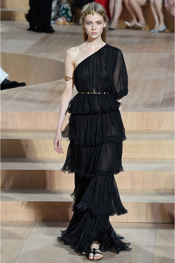 Мистический Рим в коллекции Valentino осень 2015 Couture Мистический Рим в коллекции Valentino осень 2015 Couture