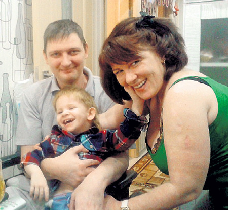Влад с женой Викой и сыном Женькой: теперь они вряд ли будут вместе. Фото: Ok.ru