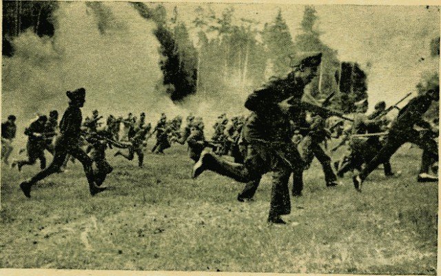 Нельзя не упомянуть пионерскую военно-патриотическую игру "Зарница".Поскольку пацанам нравилась военная атрибутика, в эту "войнушку играли с удовольствием! Нельзя не упомянуть пионерскую военно-патриотическую игру "Зарница".Поскольку пацанам нравилась военная атрибутика, в эту "войнушку играли с удовольствием! СССР, история, школа