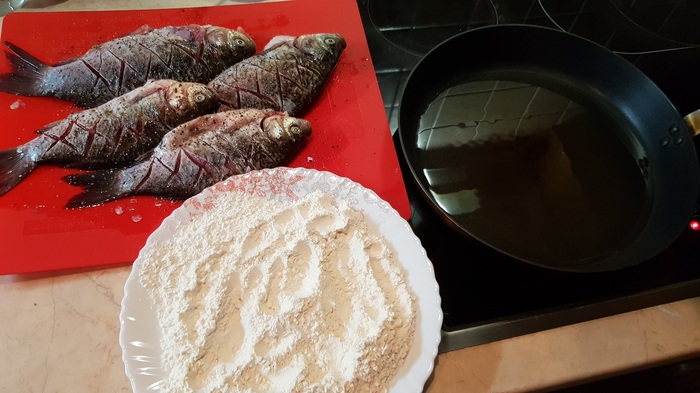 Жаренные караси Еда, Жаренная рыба, Карась, Готовим дома, Рецепт, Длиннопост