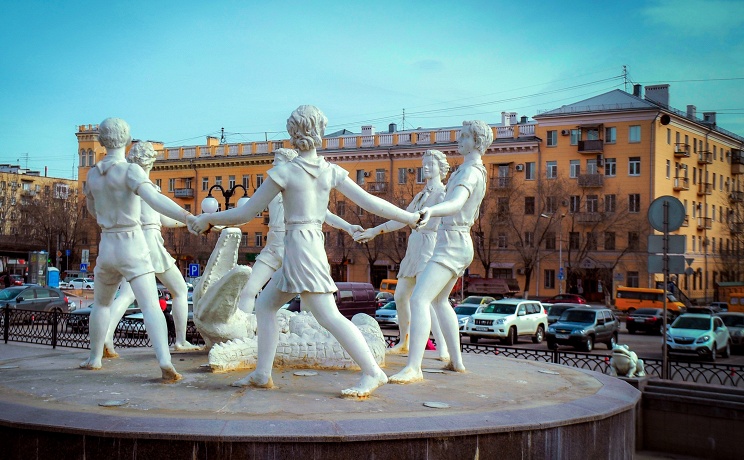 ID: 10632269 Дата съемки: 02.04.2015 Описание: Россия. Волгоград. Фонтан "Детский хоровод" на Привокзальной площади. Дмитрий Рогулин/ТАСС