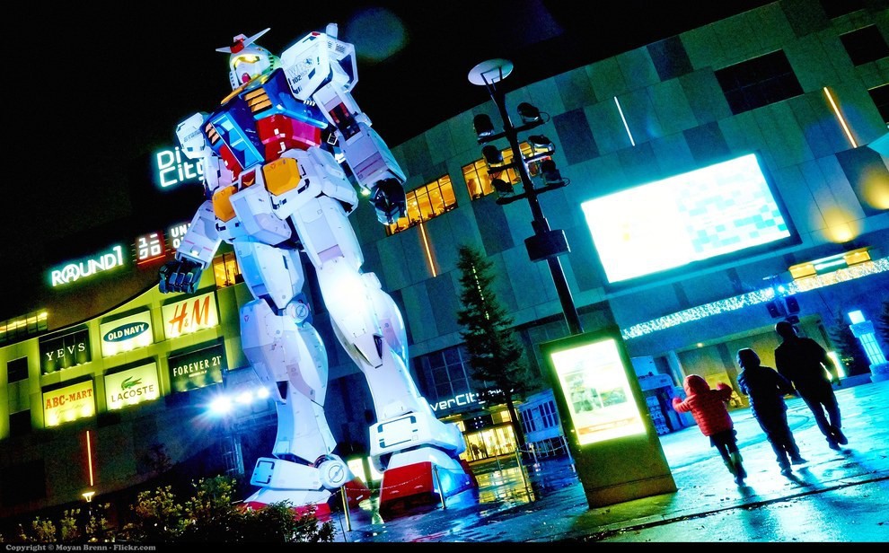 3. Гигантский робот охраняет торговый центр путешествие, фотография, япония
