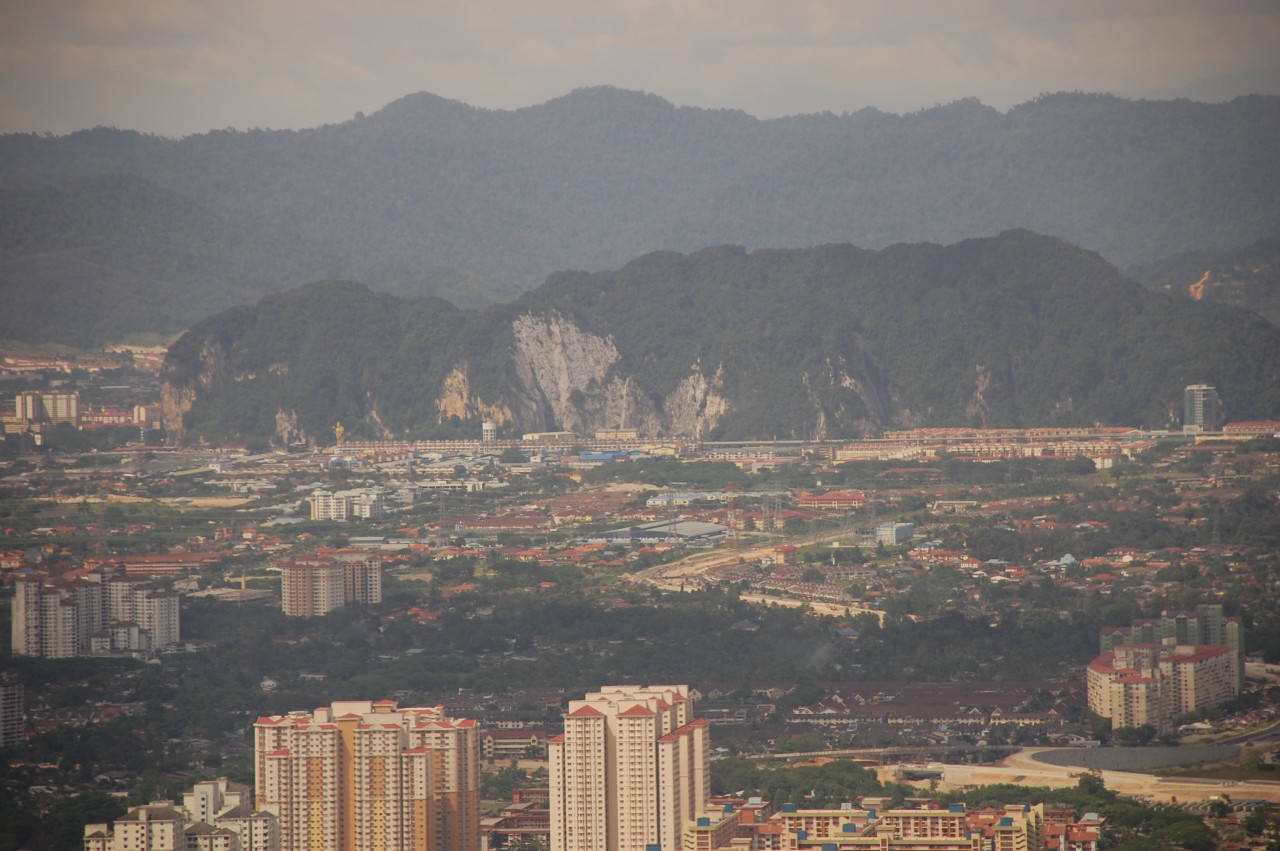 Пещеры Бату Кейвс (Batu Caves). Индонезия. Пещеры Бату Кейвс (Batu Caves). Индонезия.