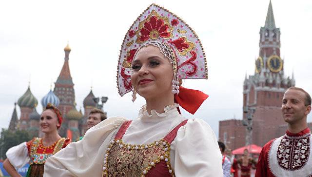 Кокошник как мягкая сила России Кокошник как мягкая сила России