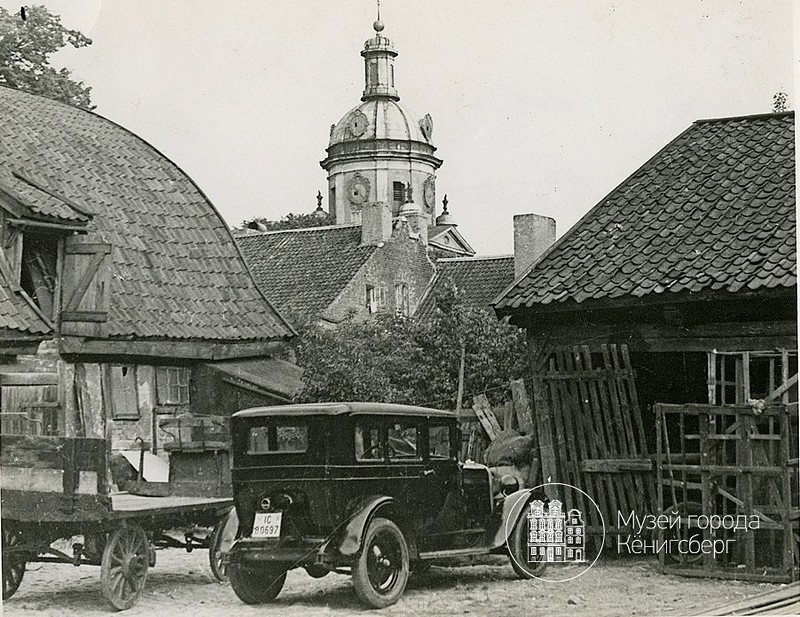 Тихий дворик в Лёбенихте (один из трёх исторических городов Кёнигсберга), 1930-е: Кёнигсберг, калинград, ретро фото